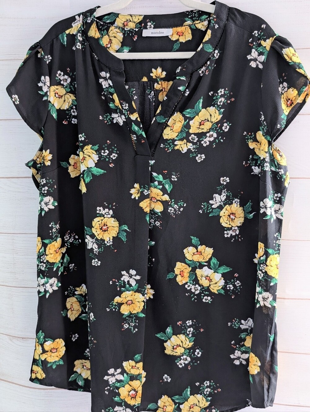 Mandee Black W/ Yellow 💛 Floral Blouse with Yellow and Green Bloom Plus Size 1x